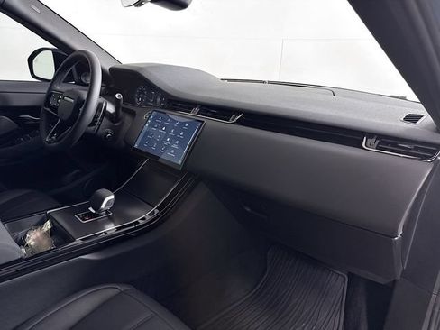 Certified 2026 Land Rover Range Rover Evoque Dynamic SE AWD/4WD image 31