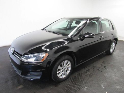 Used 2015 Volkswagen Golf S image 1