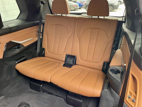 Used 2021 BMW X7 xDrive40i w/ M Sport Package image 32