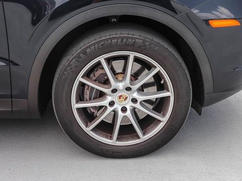 Used 2021 Porsche Cayenne AWD/4WD image 10