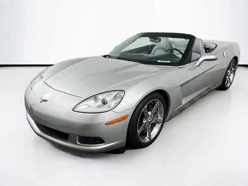 Used 2005 Chevrolet Corvette Convertible w/ Preferred Equipment Group RWD image 3