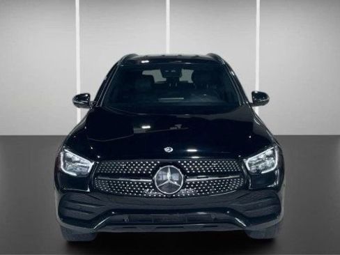 Used 2022 Mercedes-Benz GLC 300 image 2