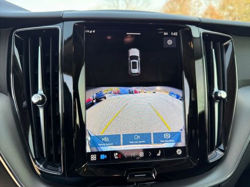 Used 2024 Volvo XC60 B5 Core w/ Protection Package Premier image 29