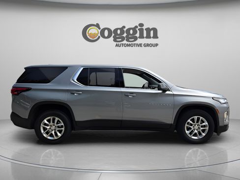 Used 2023 Chevrolet Traverse LS FWD image 6