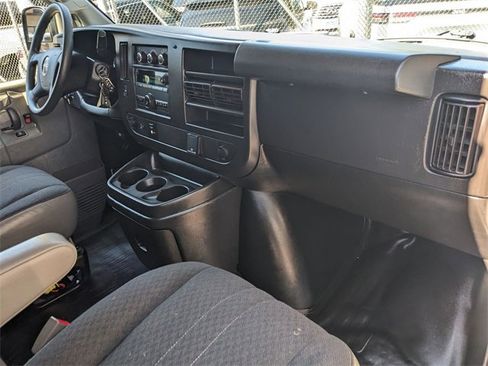 Used 2019 GMC Savana 2500 w/ Driver Convenience Package image 26