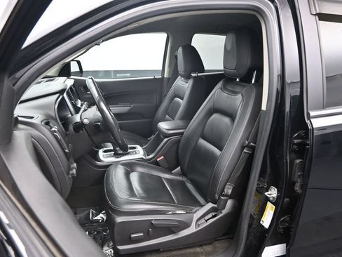 Used 2017 Chevrolet Colorado LT w/ Midnight Edition AWD/4WD image 16