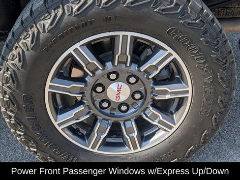 Used 2025 GMC Sierra 1500 AT4 AWD/4WD image 12