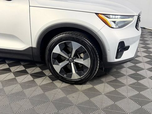 Used 2023 Volvo XC40 B5 Plus w/ Climate Package AWD/4WD image 13