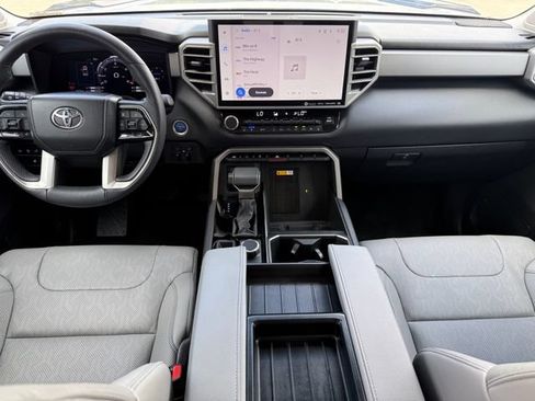 Used 2024 Toyota Tundra Limited AWD/4WD image 23