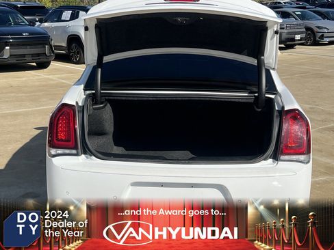 Used 2023 Chrysler 300 S w/ Comfort Group image 14