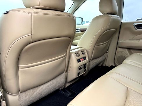 Used 2019 Nissan Pathfinder Platinum image 22