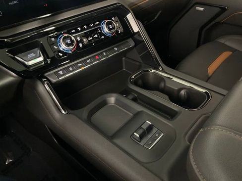 Used 2024 GMC Sierra 2500 AT4 w/ AT4 Premium Plus Package image 18