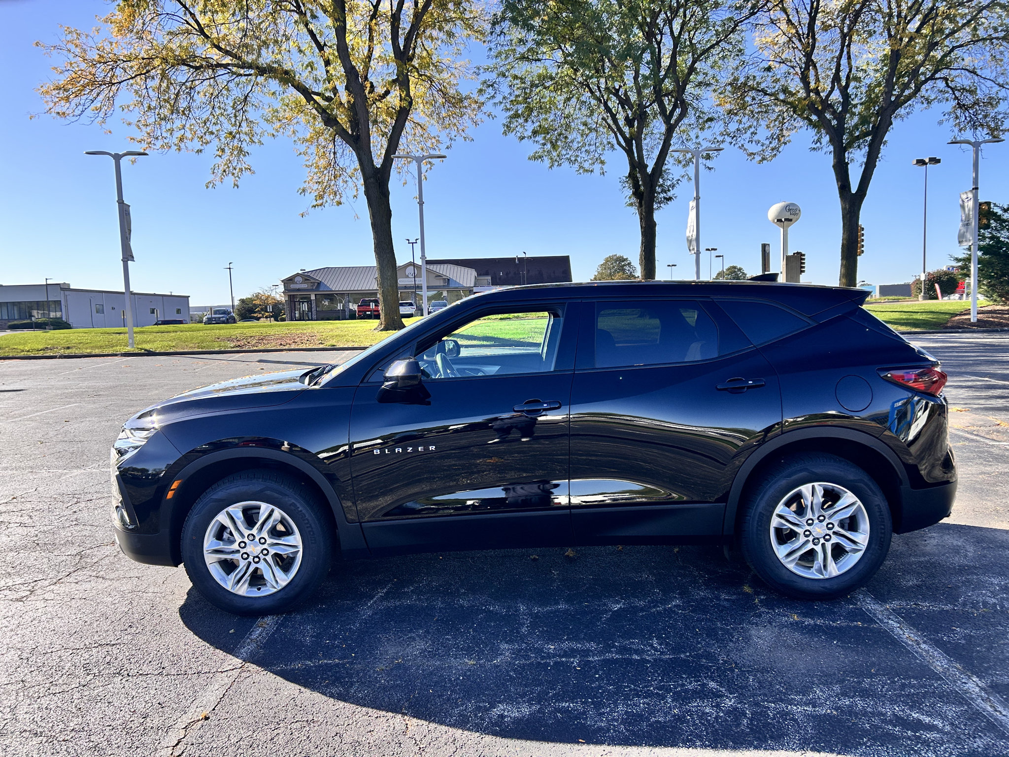 Used 2021 Chevrolet Blazer LT FWD image 3
