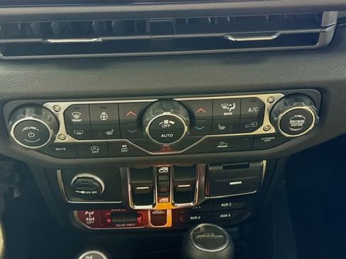 New 2026 Jeep Gladiator Willys AWD/4WD image 15