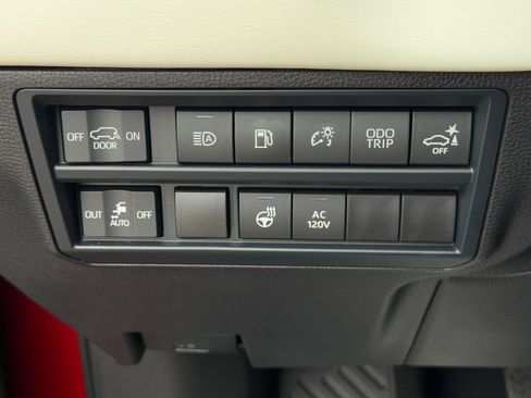 Used 2024 Toyota Sequoia Capstone image 20