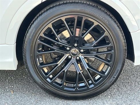 Used 2024 Audi SQ8 Prestige image 11