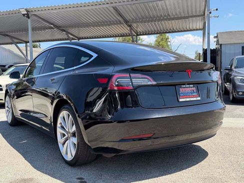 Used 2018 Tesla Model 3 Long Range RWD image 18
