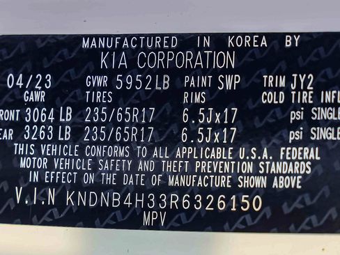 Used 2024 Kia Carnival LX FWD image 31