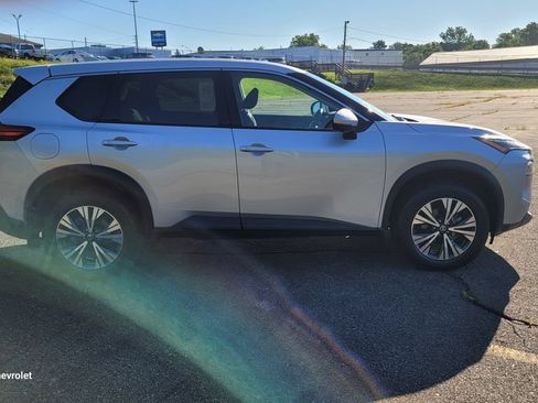 Used 2021 Nissan Rogue SV FWD image 14