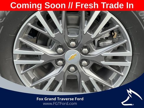 Used 2026 Chevrolet Traverse LT AWD/4WD image 8