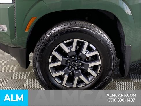 Used 2024 Nissan Frontier SL w/ Technology Package image 14