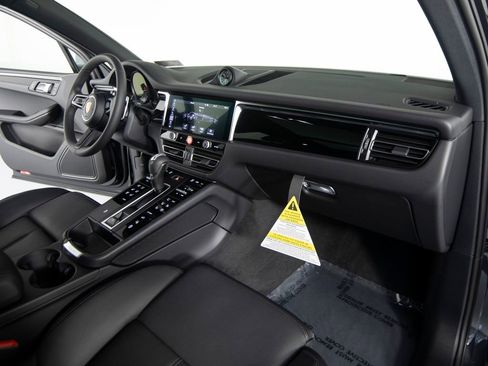 New 2026 Porsche Macan AWD/4WD image 28