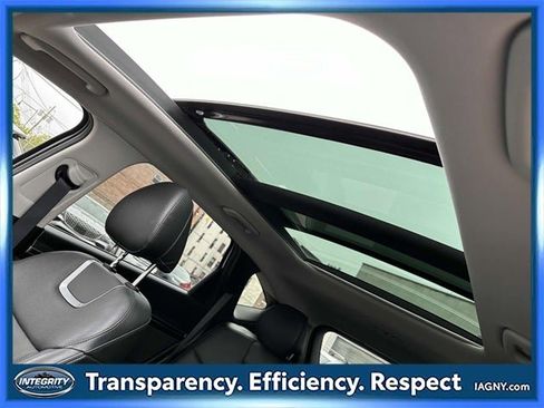 Used 2022 Hyundai Tucson Limited w/ Winter Package image 14