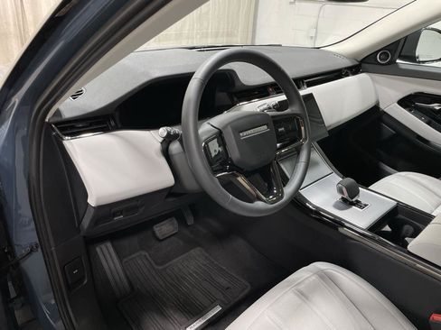 Used 2025 Land Rover Range Rover Evoque S AWD/4WD image 10