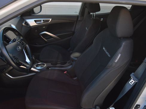 Used 2013 Hyundai Veloster RE:MIX Edition image 8