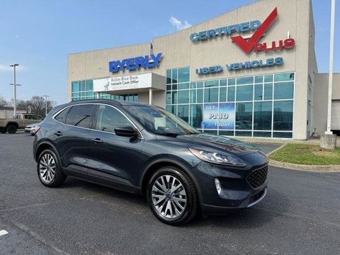 Certified 2022 Ford Escape Titanium w/ Class II Trailer Tow Package AWD/4WD image 2