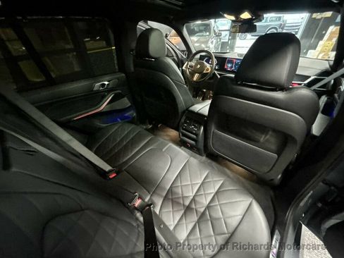 Used 2024 BMW X5 M60i AWD/4WD image 23