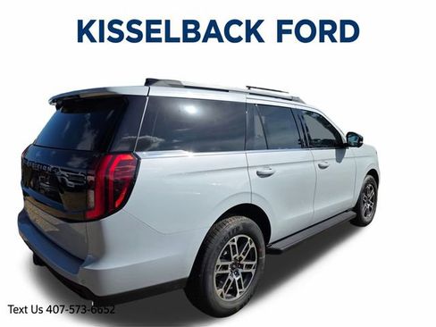 New 2026 Ford Expedition Active image 3