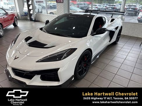 Used 2026 Chevrolet Corvette ZR1 w/ ZR1 Carbon Fiber Aero Package RWD image 1