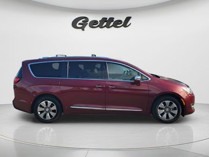 Used 2018 Chrysler Pacifica Limited w/ Advanced Safetytec Group