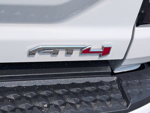 Used 2025 GMC Canyon AT4 w/ Technology Plus Package AWD/4WD image 5