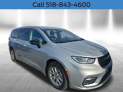 Used 2024 Chrysler Pacifica Touring-L