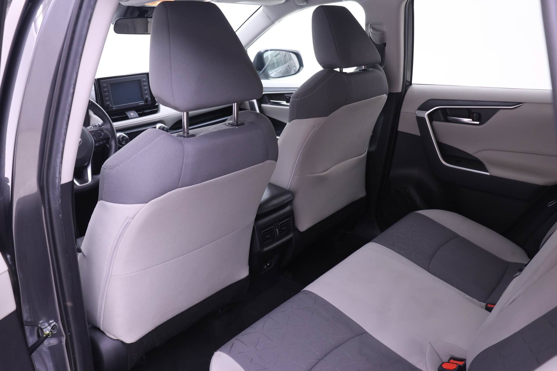 Used 2021 Toyota RAV4 XLE w/ Convenience Package AWD/4WD image 11