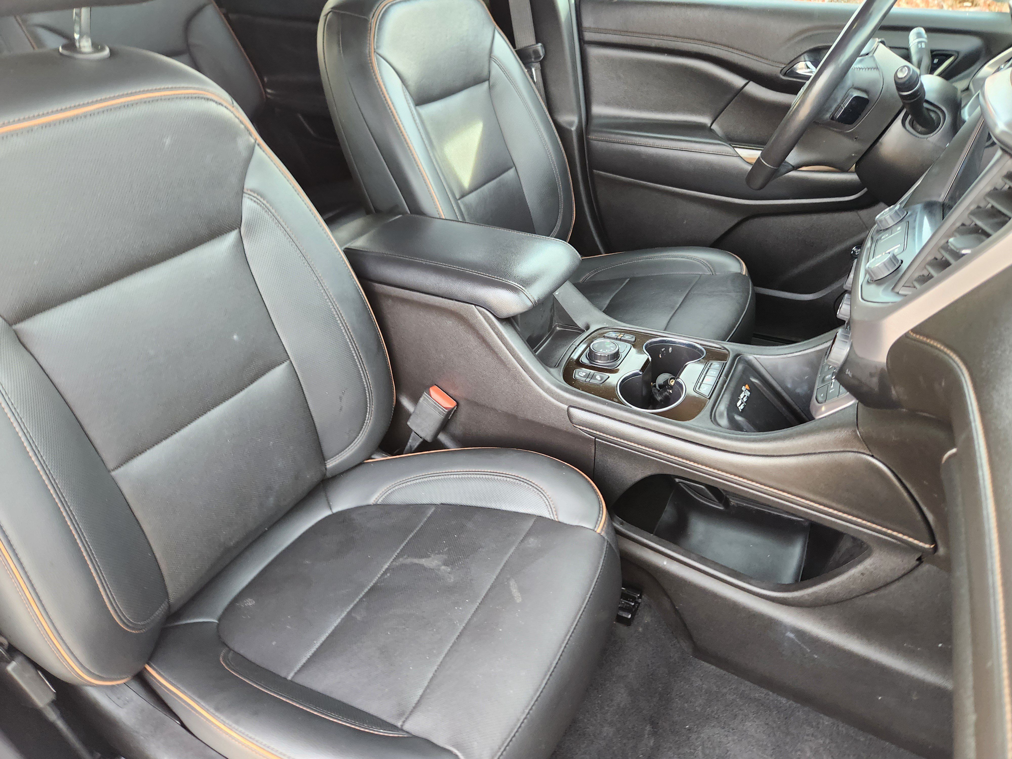 Used 2022 GMC Acadia AT4 w/ Technology Package AWD/4WD image 10