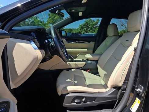 Used 2017 Cadillac XT5 FWD image 13