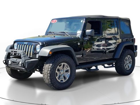 Used 2015 Jeep Wrangler Unlimited Rubicon w/ Connectivity Group image 3