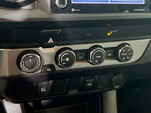 Certified 2022 Toyota Tacoma SR AWD/4WD image 15