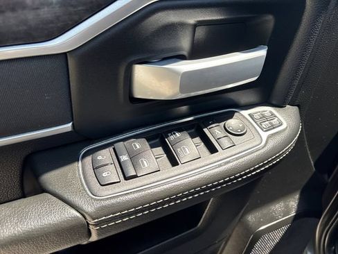Used 2024 RAM 3500 Big Horn w/ Night Edition AWD/4WD image 17