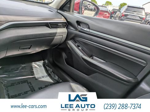 Used 2022 Nissan Altima 2.5 SL FWD image 14