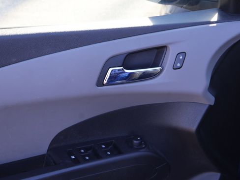 Used 2014 Chevrolet Sonic LT image 21