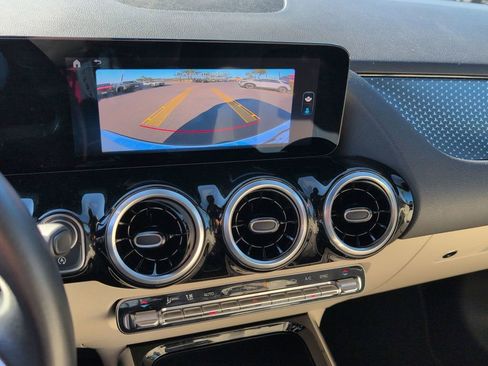 Used 2025 Mercedes-Benz GLA 250 4MATIC image 19