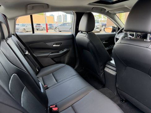 Used 2026 Nissan Sentra SR w/ SR Premium Package FWD image 35