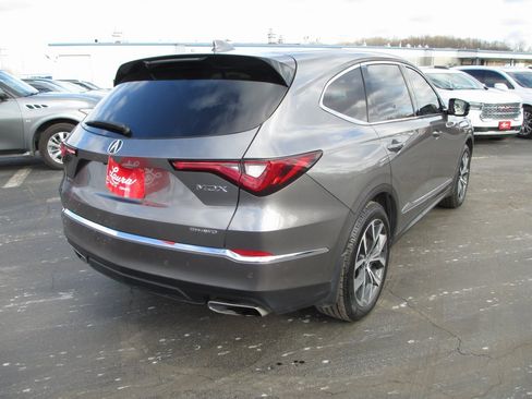 Used 2024 Acura MDX SH-AWD w/ Technology Package image 4