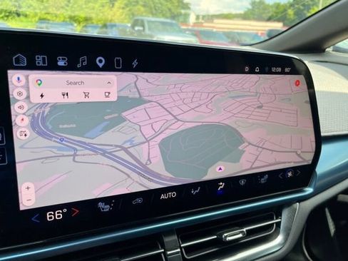 Used 2024 Chevrolet Equinox EV LT FWD image 24