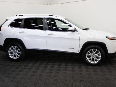 Used 2014 Jeep Cherokee Latitude w/ Cold Weather Group AWD/4WD image 4