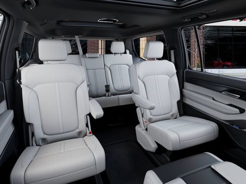 New 2026 Jeep Grand Wagoneer Summit AWD/4WD image 15